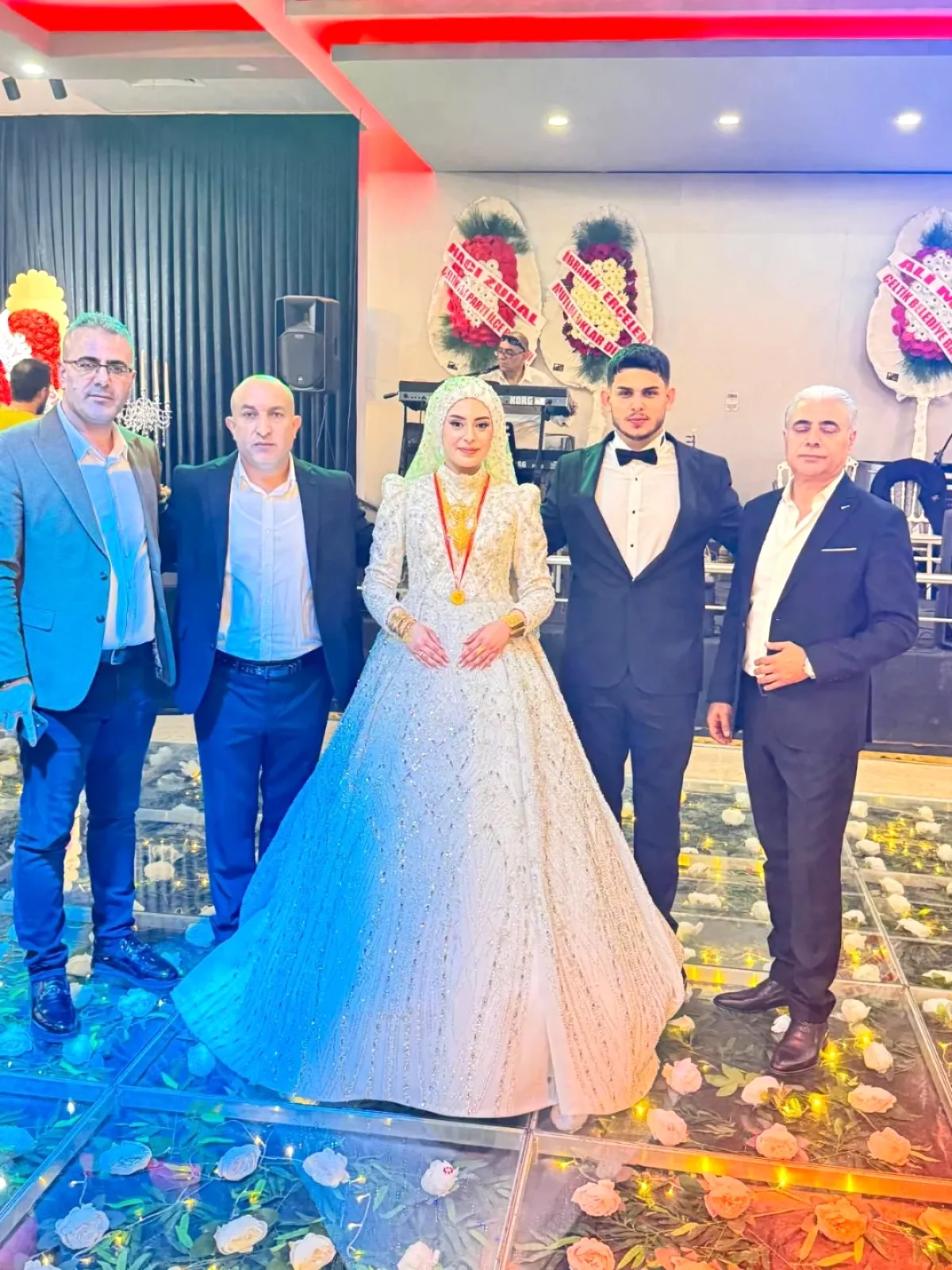 AK Parti Polatlı Teşkilatından Taşkaya ve Çiftçi Ailelerine Düğün Tebriği AK Parti Polatlı Teşkilatından Taşkaya ve Çiftçi Ailelerine Düğün Tebriği