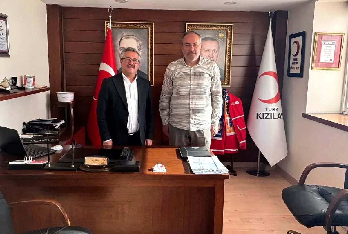 Türk Kızılay Genel Sekreter Yardımcısı Şükrü Can, Kadıköy Şubesini Ziyaret Etti Türk Kızılay Genel Sekreter Yardımcısı Şükrü Can, Kadıköy Şubesini Ziyaret Etti