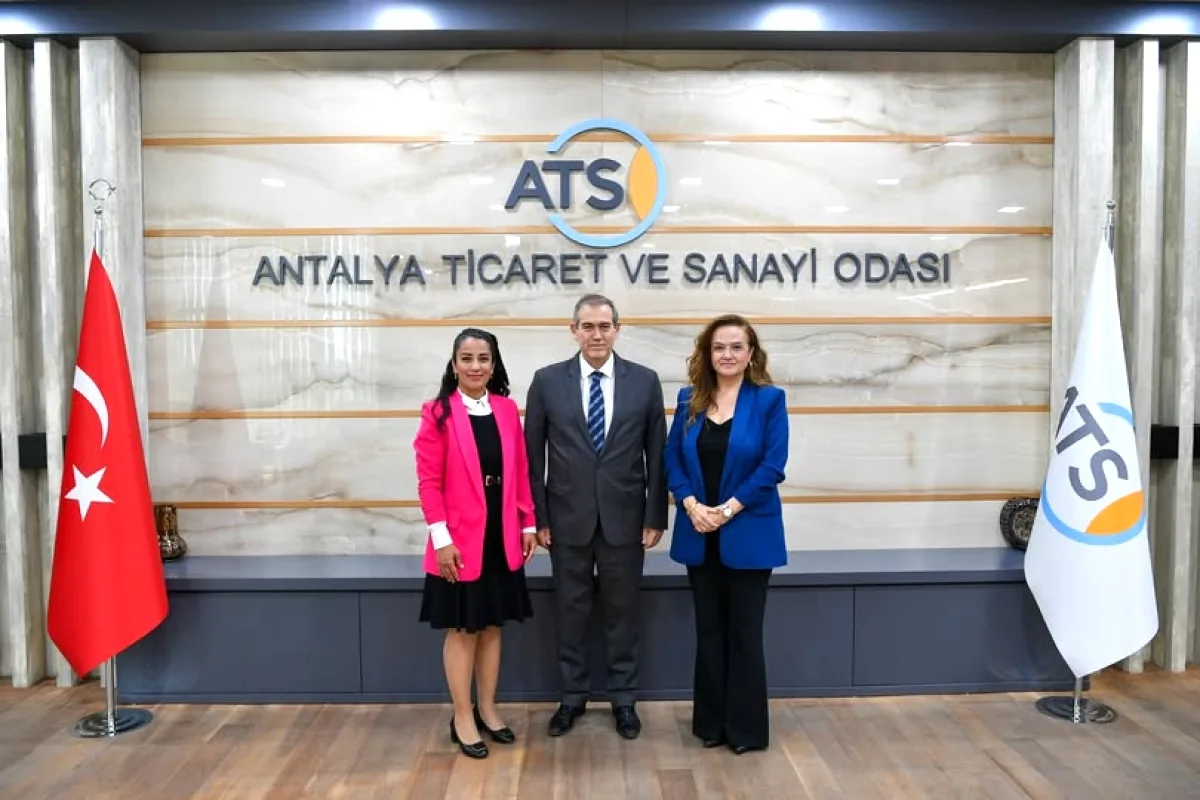 ATSO Başkanı'ndan 200 Bin Çocuğa Ulaşan Derneğe Ziyaret ATSO Başkanı'ndan 200 Bin Çocuğa Ulaşan Derneğe Ziyaret