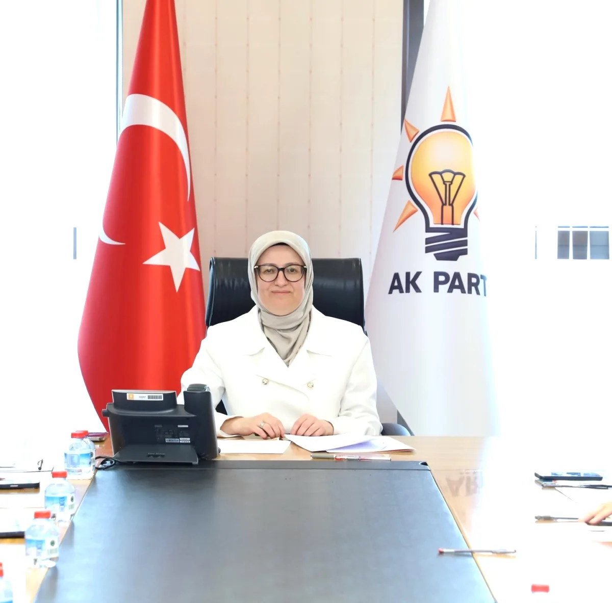 AK Parti Sivil Toplum Birimi Toplantısında Yeni Projeler İstişare Edildi AK Parti Sivil Toplum Birimi Toplantısında Yeni Projeler İstişare Edildi