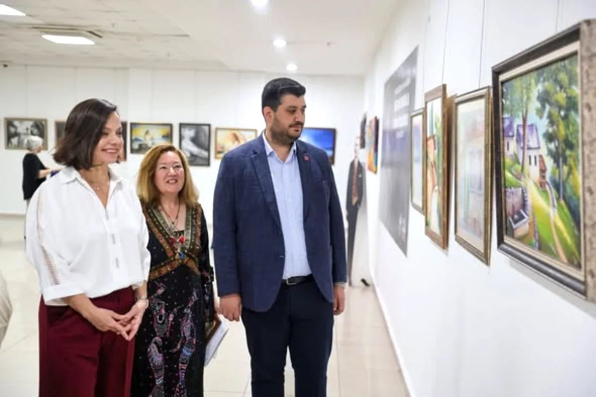 Karabağlar'da "Kırmızı Düşler" Sergisi Açıldı Karabağlar'da "Kırmızı Düşler" Sergisi Açıldı