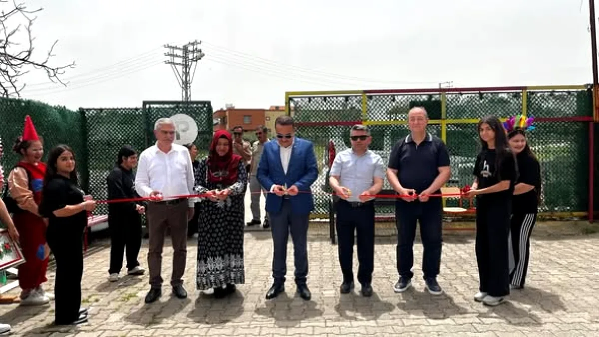 İmamoğlu'nda Bahar Etkinliği: Öğrencilerin El Emeği Ürünleri Protokol İncelemesinde İmamoğlu'nda Bahar Etkinliği: Öğrencilerin El Emeği Ürünleri Protokol İncelemesinde