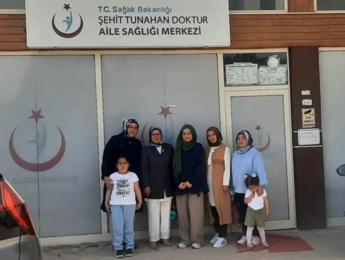 MHP Kahramankazan'dan Hemşireler Haftası'nda Anlamlı Ziyaret MHP Kahramankazan'dan Hemşireler Haftası'nda Anlamlı Ziyaret