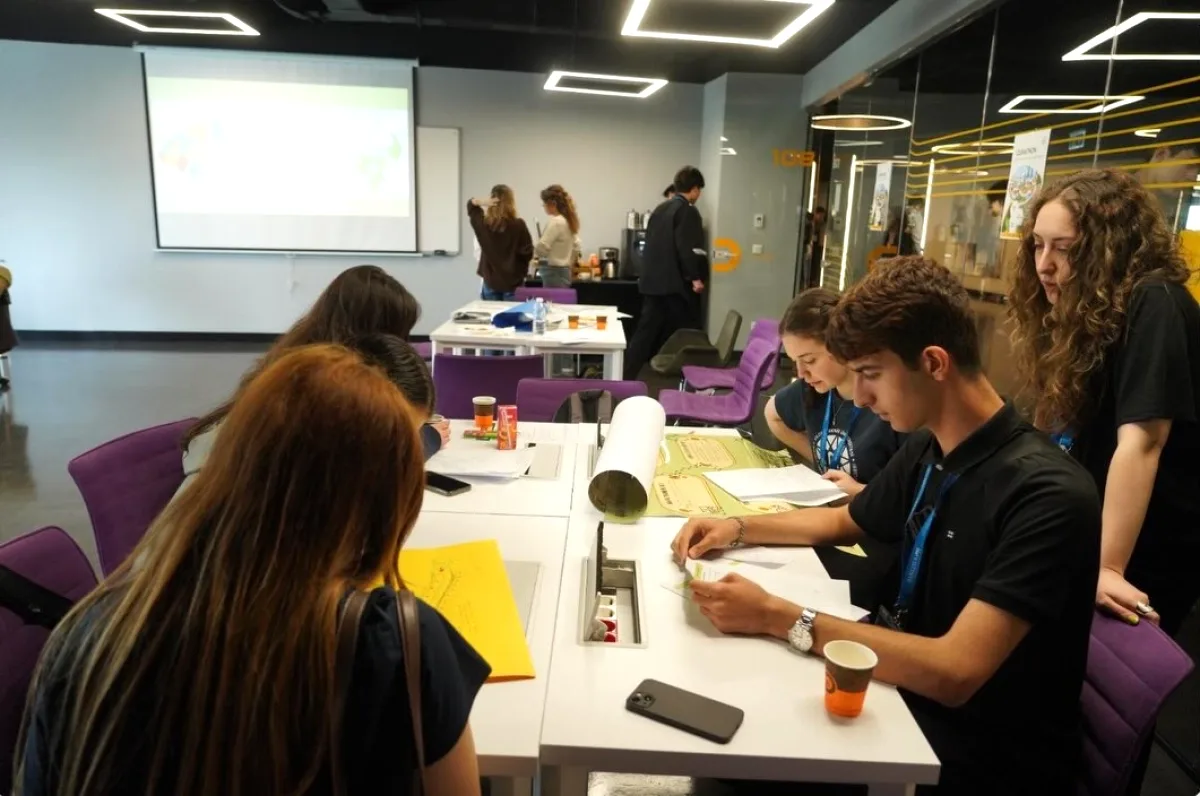 Şişli'de Gençler İklim Krizine Karşı Climathon'da Yarıştı Şişli'de Gençler İklim Krizine Karşı Climathon'da Yarıştı