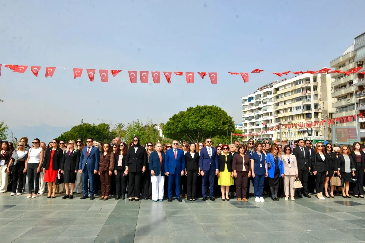 Antalya'da Dünya Hemşireler Günü Törenle Kutlandı Antalya'da Dünya Hemşireler Günü Törenle Kutlandı