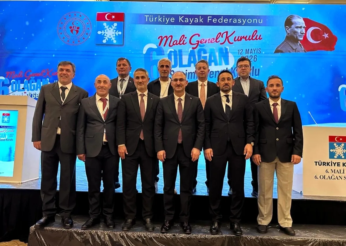 AK Partili Özen'den Kayak Federasyonu Başkanı Şahin'e Tebrik AK Partili Özen'den Kayak Federasyonu Başkanı Şahin'e Tebrik