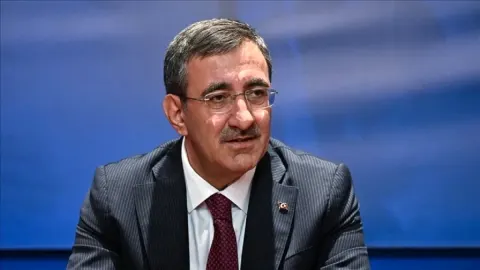 Cumhurbaşkanlığına Vekalet: Cevdet Yılmaz Görevde