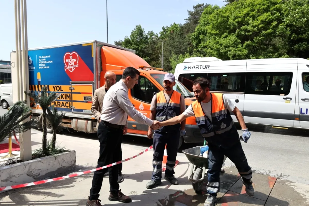Çekmeköy'de Kaldırım Güvenliği: İBB Çalışmaları Denetlendi Çekmeköy'de Kaldırım Güvenliği: İBB Çalışmaları Denetlendi