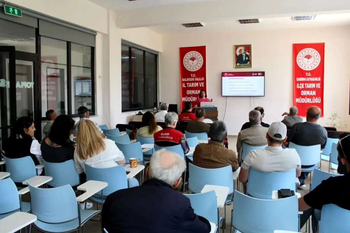 Balıkesir'de Üreticilere 2026 Hibe ve Sulama Desteği Anlatılıyor Balıkesir'de Üreticilere 2026 Hibe ve Sulama Desteği Anlatılıyor