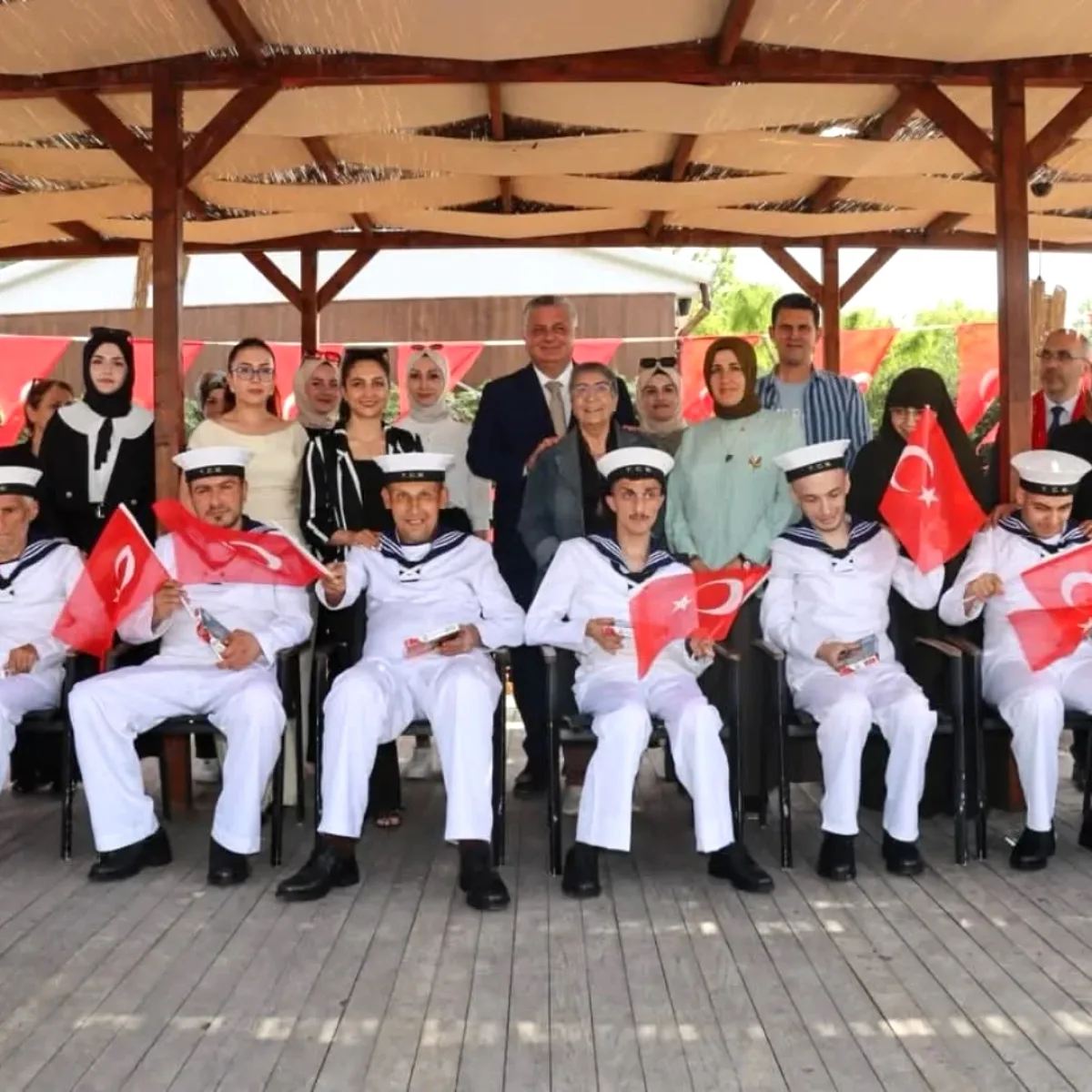 Yalova'da Engelli Gençler İçin Temsili Askerlik Öncesi Duygusal Buluşma Yalova'da Engelli Gençler İçin Temsili Askerlik Öncesi Duygusal Buluşma