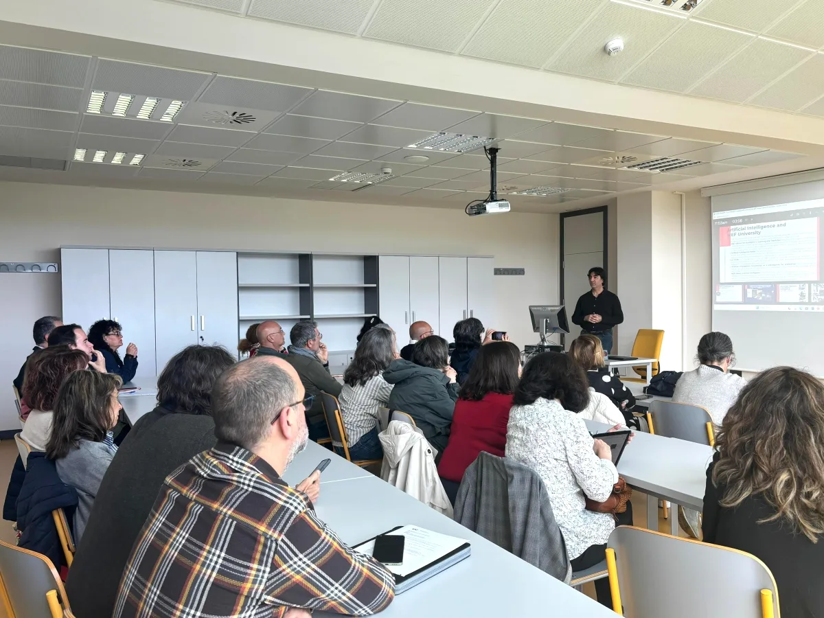 MEF Kütüphanesi İspanya'da Erasmus Sunumu Gerçekleştirdi MEF Kütüphanesi İspanya'da Erasmus Sunumu Gerçekleştirdi
