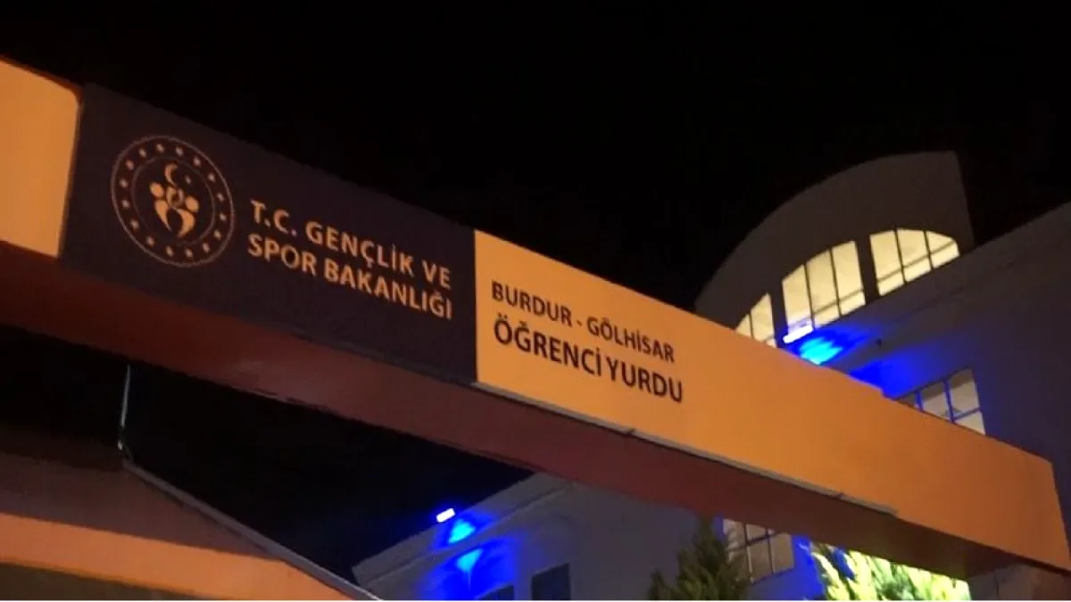 Burdur'da KYK yurdunda kimyasal tepkime: Öğrenciler tahliye edildi Burdur'da KYK yurdunda kimyasal tepkime: Öğrenciler tahliye edildi