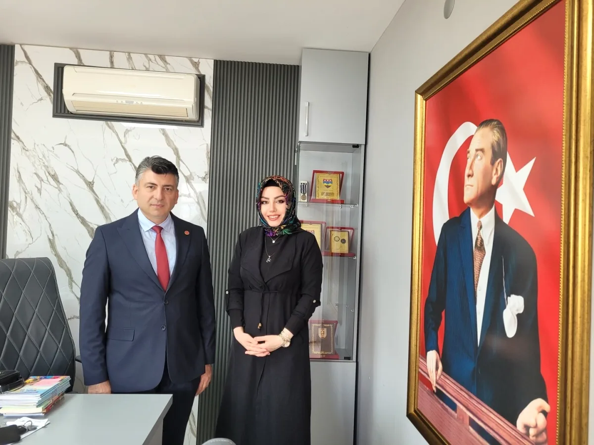 MHP Yenimahalle'den Pamuklar Mahallesi Muhtarına Ziyaret MHP Yenimahalle'den Pamuklar Mahallesi Muhtarına Ziyaret