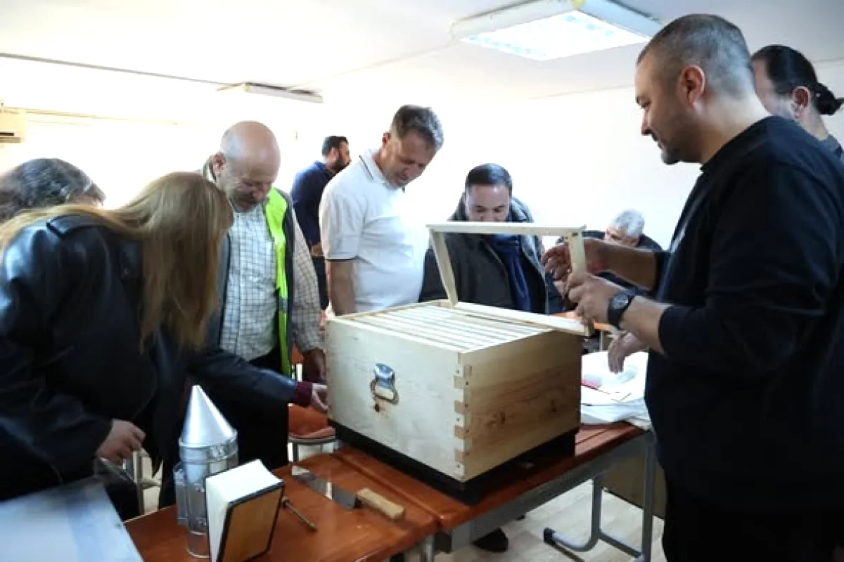 Antalya'da Arıcılık Kursları Tamamlandı: 58 Yeni Arıcı Sertifika Aldı Antalya'da Arıcılık Kursları Tamamlandı: 58 Yeni Arıcı Sertifika Aldı