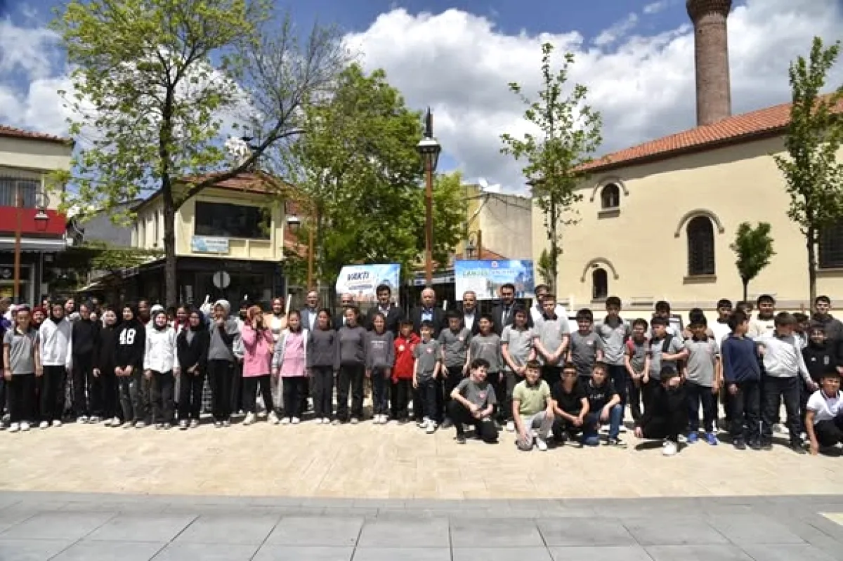 Dursunbey'de Gençler Meydanda Değerlerini Taşıdı: ÇEDES Yıl Sonu Dursunbey'de Gençler Meydanda Değerlerini Taşıdı: ÇEDES Yıl Sonu