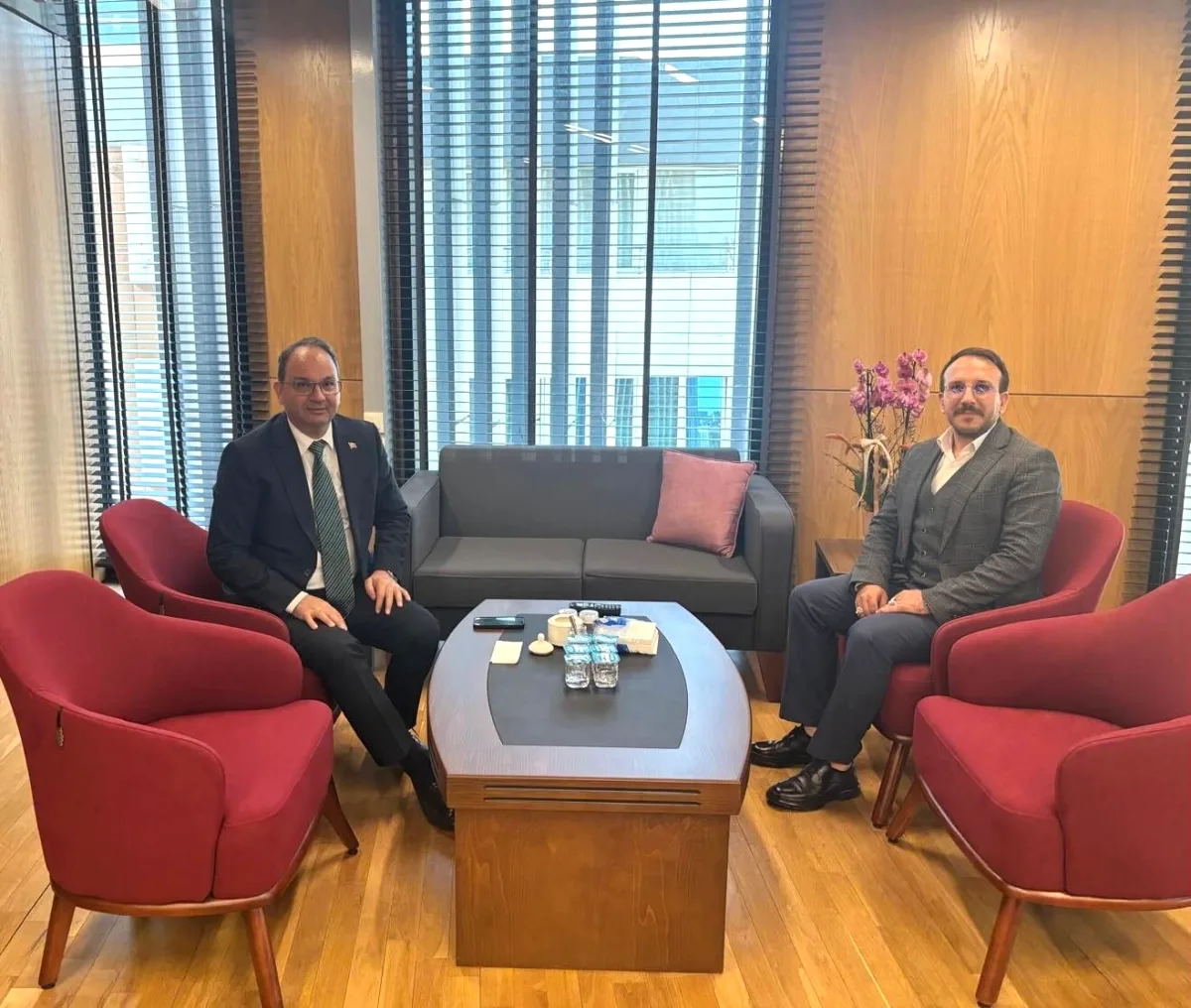 İSKİ Şişli Şube Müdürü Ufuk Yılmaz, Kaymakam Cevdet Ertürkmen'i Ziyaret Etti İSKİ Şişli Şube Müdürü Ufuk Yılmaz, Kaymakam Cevdet Ertürkmen'i Ziyaret Etti