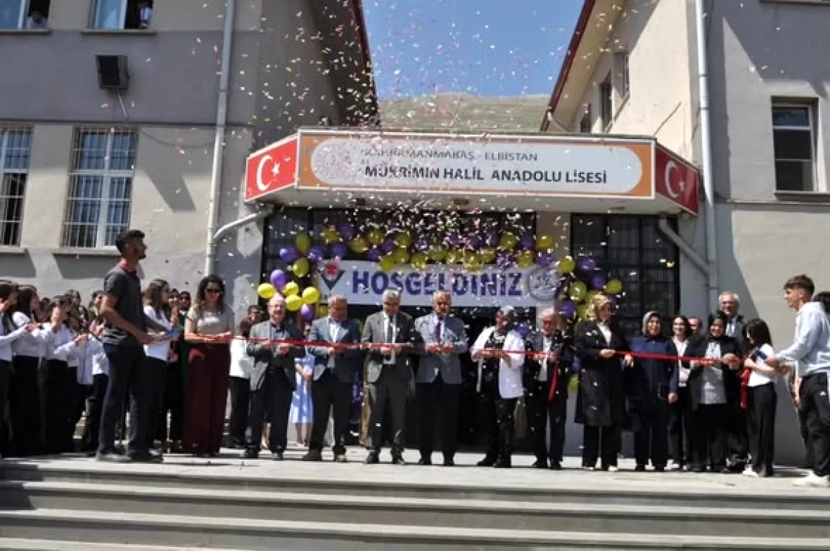 Elbistan'da Gençlerin Bilimdeki İzleri: TÜBİTAK 4006 Bilim Fuarı'nda Projeler Sergilendi Elbistan'da Gençlerin Bilimdeki İzleri: TÜBİTAK 4006 Bilim Fuarı'nda Projeler Sergilendi