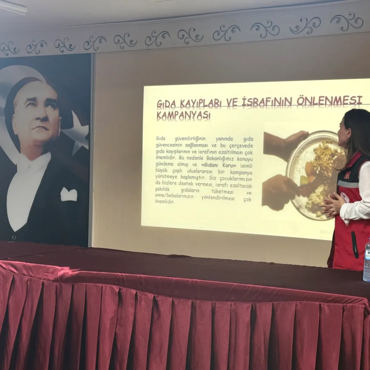 Gölcük'te Gençlere Gıda Güvenliği ve İsraf Eğitimi Verildi Gölcük'te Gençlere Gıda Güvenliği ve İsraf Eğitimi Verildi