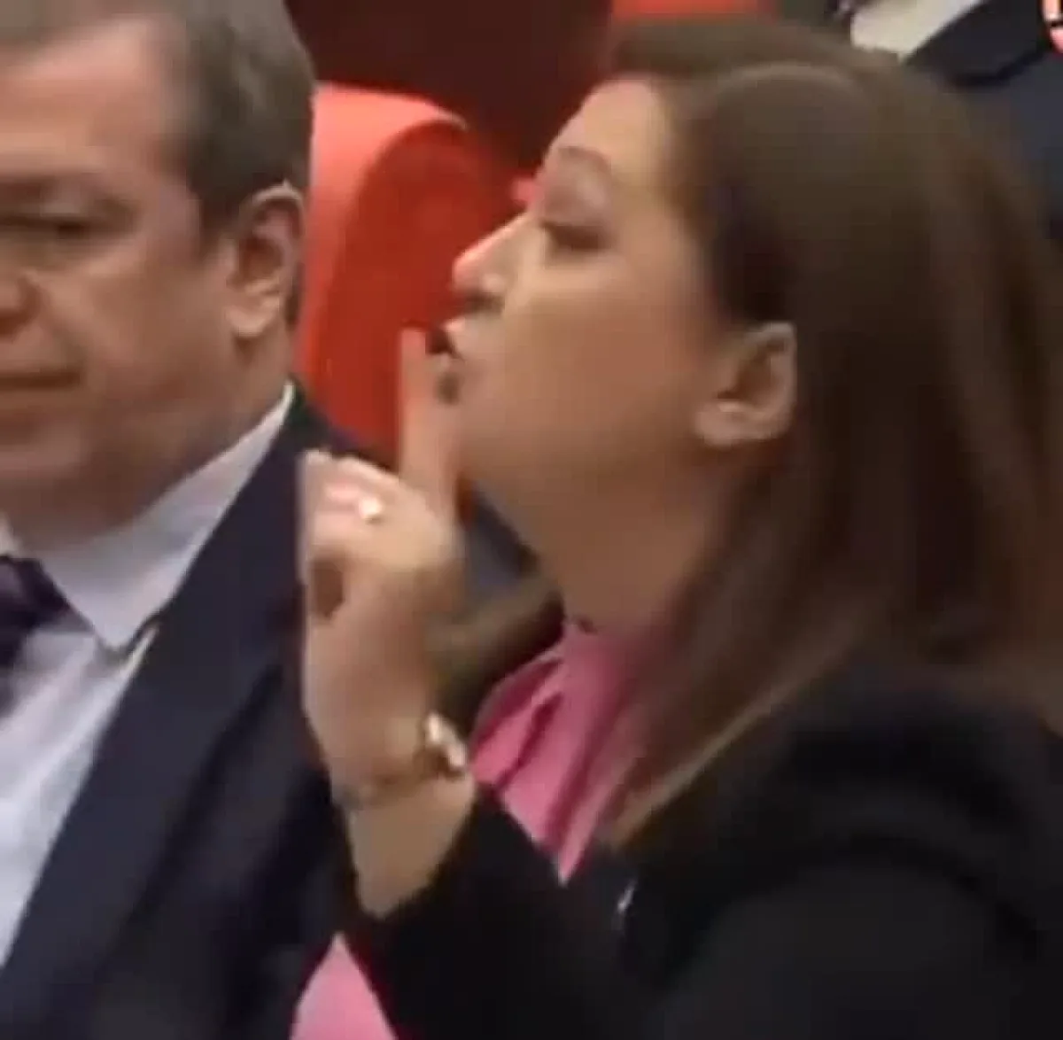 CHP Afyonkarahisar İl Başkanı'ndan Belediye Başkanı'na Sert Eleştiri: "Siyasette İlkesizliğin Sembolü Oldun" CHP Afyonkarahisar İl Başkanı'ndan Belediye Başkanı'na Sert Eleştiri: "Siyasette İlkesizliğin Sembolü Oldun"