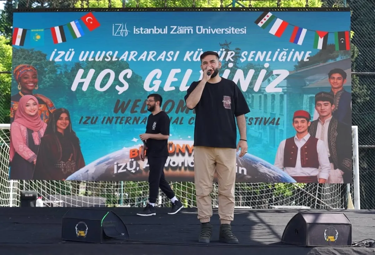 İZÜ Kampüsünde 30 Ülkenin Renkleri Buluştu: Uluslararası Kültür Şenliği İZÜ Kampüsünde 30 Ülkenin Renkleri Buluştu: Uluslararası Kültür Şenliği