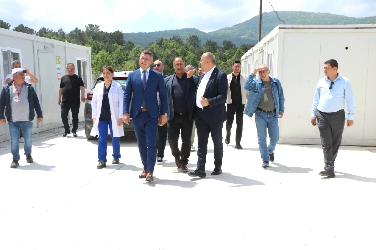 Çınarcık'ta Kardeş Şehir Ziyareti: Radoviş Heyeti Belediye Tesislerini Gezdi Çınarcık'ta Kardeş Şehir Ziyareti: Radoviş Heyeti Belediye Tesislerini Gezdi