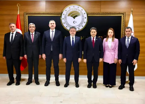 Gaziantep Milletvekilleri Bakan Yumaklı ile Tarım Zararlarını Görüştü