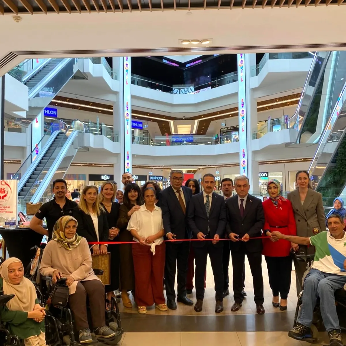 Bakırköy'de Dekoratif El Sanatları Sergisi Açıldı Bakırköy'de Dekoratif El Sanatları Sergisi Açıldı