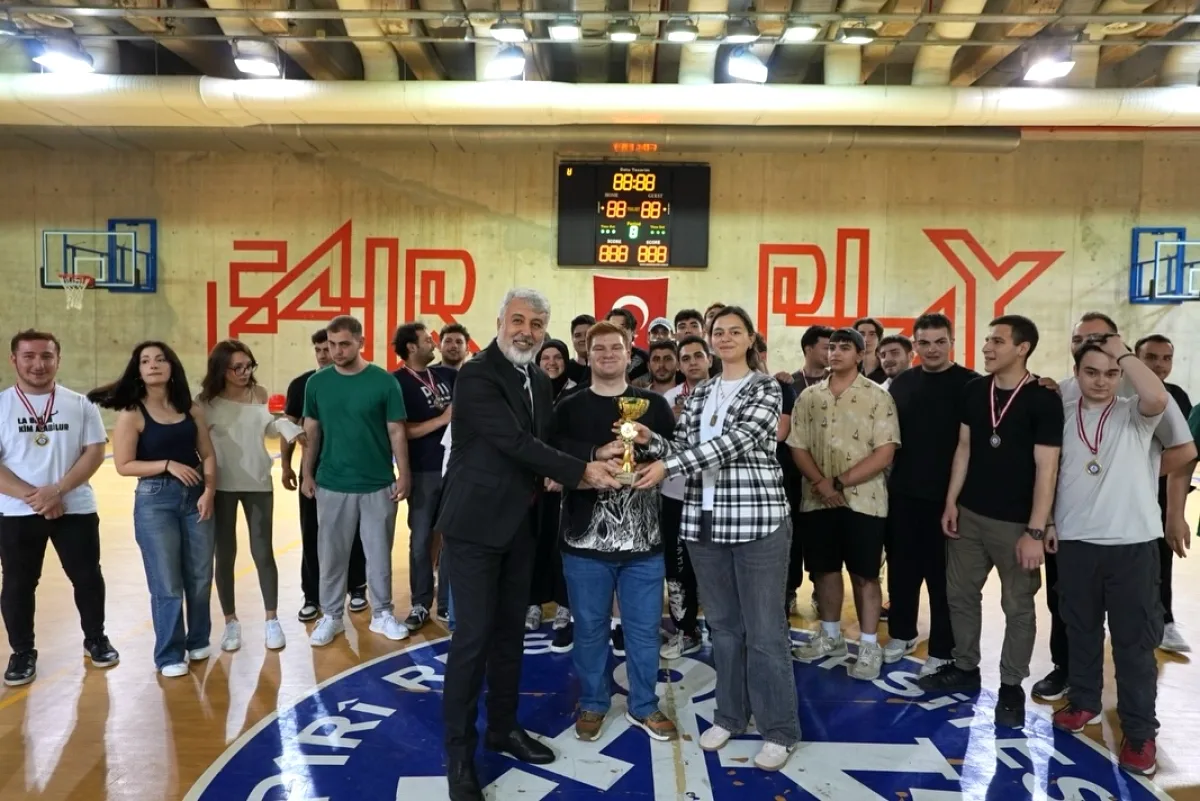 Piri Reis'te Denizcilik Festivali: Öğrenciler Becerilerini Yarıştı Piri Reis'te Denizcilik Festivali: Öğrenciler Becerilerini Yarıştı