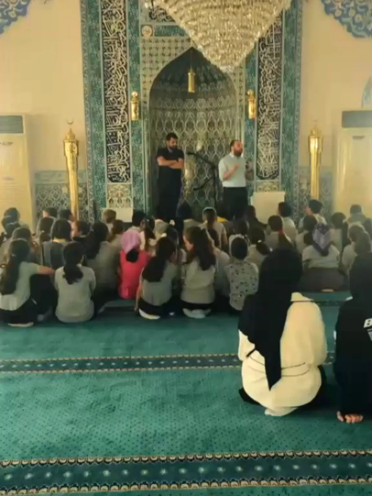 Mudanya'da Öğrenciler Değerler Eğitimi İçin Camide Buluştu Mudanya'da Öğrenciler Değerler Eğitimi İçin Camide Buluştu