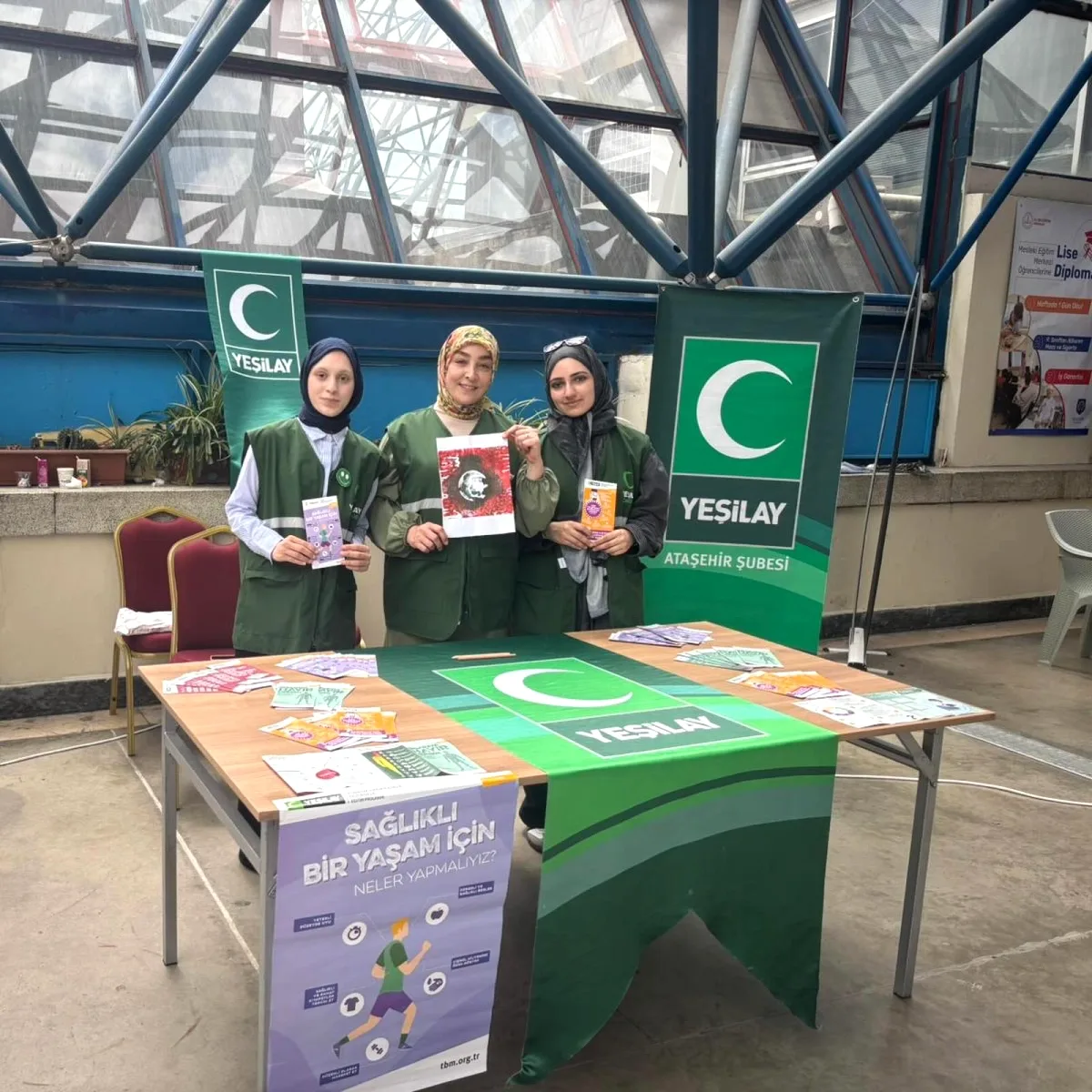 Yeşilay Ataşehir'de "Dene Yap" Etkinliğinde Gençlerle Buluştu Yeşilay Ataşehir'de "Dene Yap" Etkinliğinde Gençlerle Buluştu