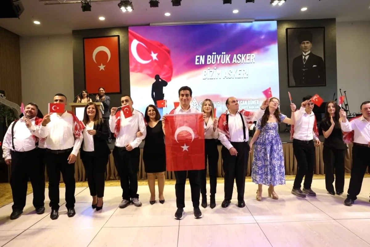 Çankaya'da Asker Kınası: Engelli Öğrencilerin Gurur Gecesi Çankaya'da Asker Kınası: Engelli Öğrencilerin Gurur Gecesi