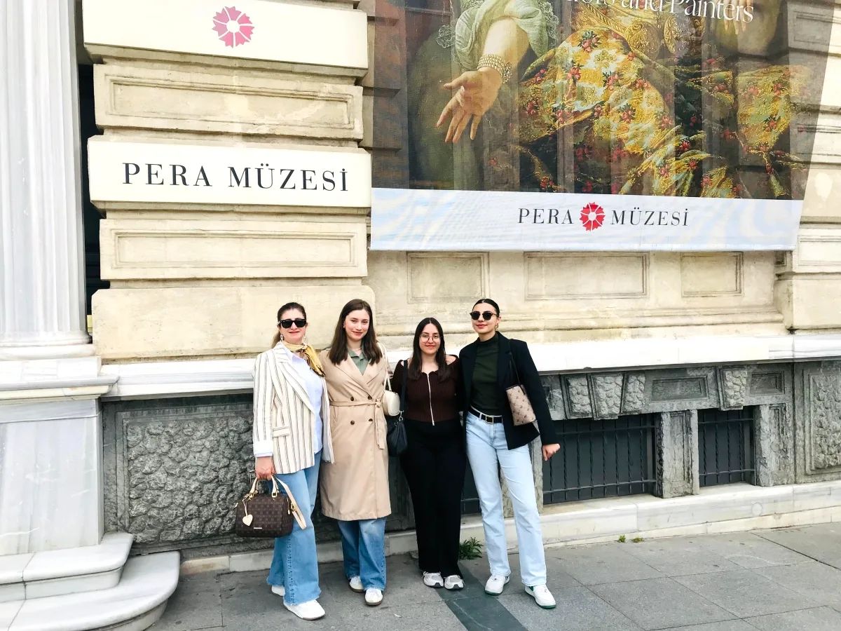 Bezmialem SKS'den Pera Müzesi Gezisi: Sanat Dolu Bir Gün Bezmialem SKS'den Pera Müzesi Gezisi: Sanat Dolu Bir Gün