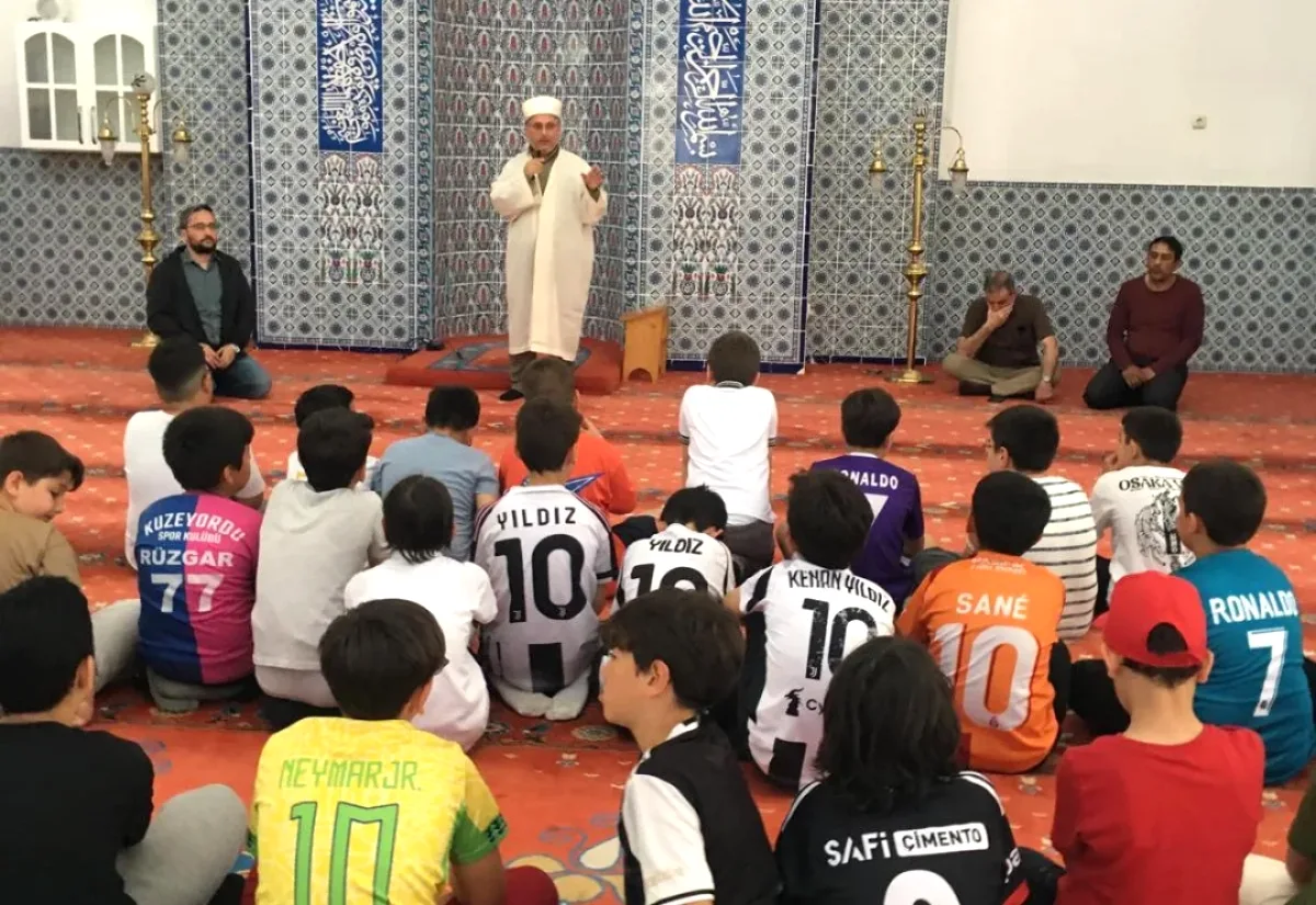 Balıkesir'de 200 Öğrenci Nasrettin Hoca ile Buluştu Balıkesir'de 200 Öğrenci Nasrettin Hoca ile Buluştu