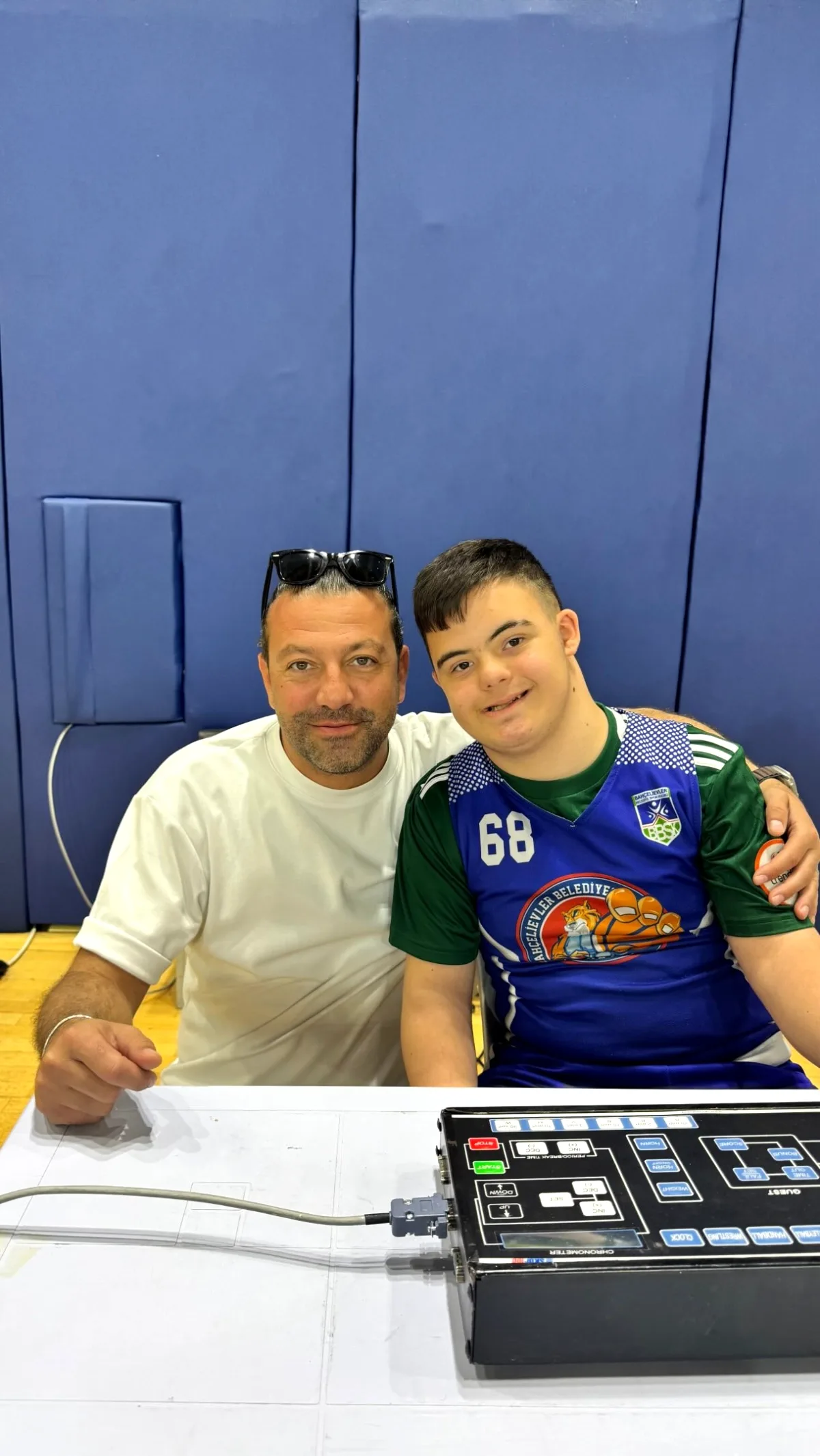 Bahçelievler'de Basketbol Buluşması: Miraç Eymen ve Ali Barış Demir Sahada Bahçelievler'de Basketbol Buluşması: Miraç Eymen ve Ali Barış Demir Sahada