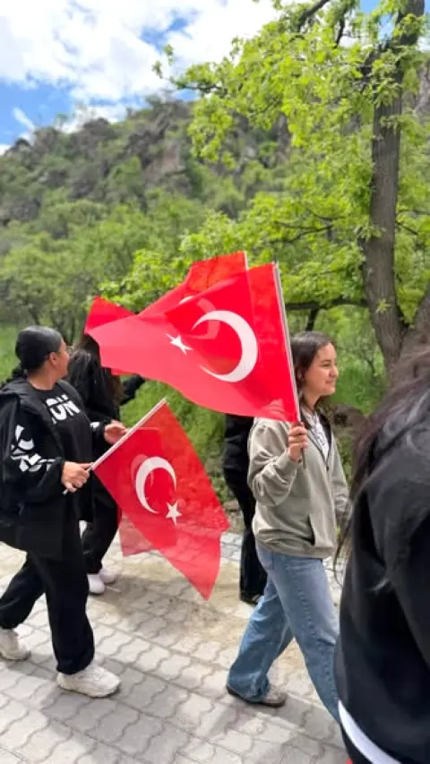 Erenköy'ün Gökyüzü Rengarenk Uçurtmalarla Renklendi