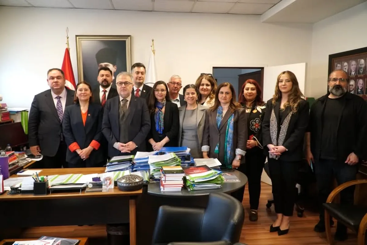 Bursa Barosu'ndan Tabip Odası'na Ziyaret: İş Birliği ve Dayanışma Vurgusu Bursa Barosu'ndan Tabip Odası'na Ziyaret: İş Birliği ve Dayanışma Vurgusu