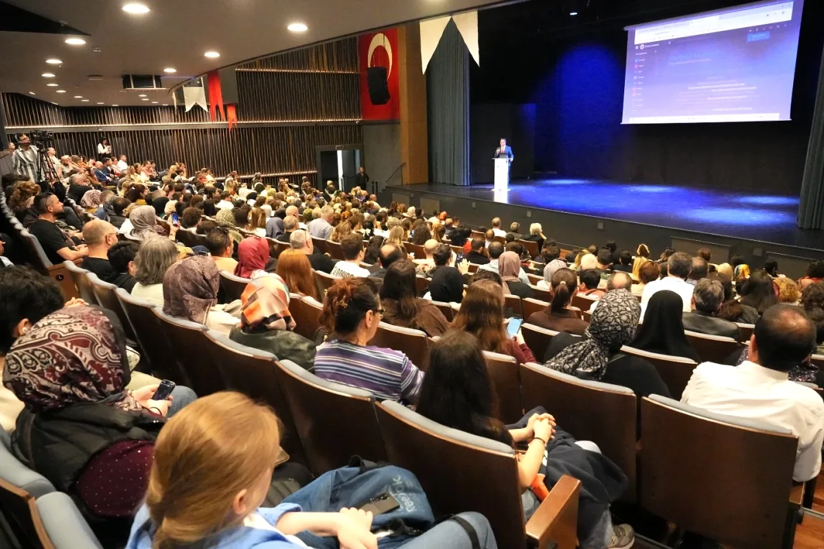 Sarıyer Akademi 2026-2027 Dönemi İçin Velilerle Buluştu Sarıyer Akademi 2026-2027 Dönemi İçin Velilerle Buluştu