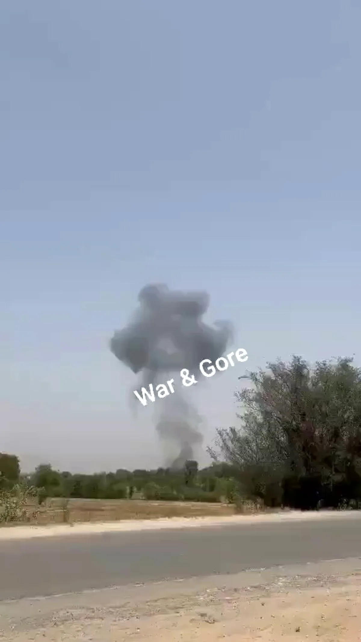 Pakistan Hava Kuvvetleri Eğitim Uçağı Düştü: 2 Pilot Tahliye Oldu Pakistan Hava Kuvvetleri Eğitim Uçağı Düştü: 2 Pilot Tahliye Oldu