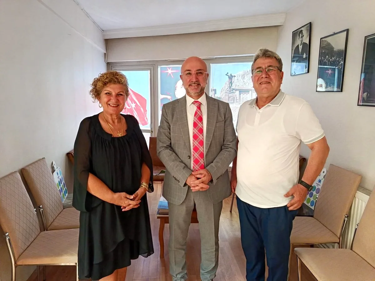 Afyonkarahisar'da 32 Yıllık Ses: Gün FM'e AK Parti'den Anlamlı Mesaj Afyonkarahisar'da 32 Yıllık Ses: Gün FM'e AK Parti'den Anlamlı Mesaj
