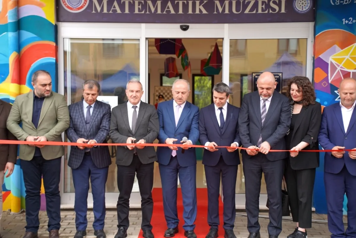 Orhangazi'de Matematik Müzesi Açıldı: Çocuklar Dokunarak Öğrenecek Orhangazi'de Matematik Müzesi Açıldı: Çocuklar Dokunarak Öğrenecek