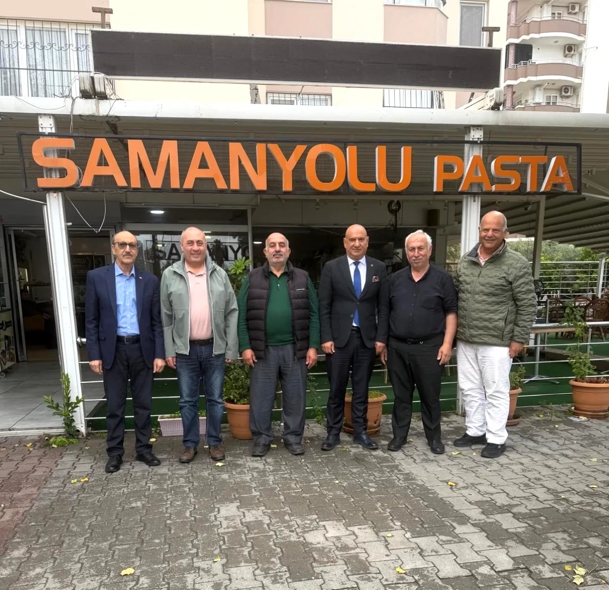 MHP Çukurova İlçe Başkanı Mehmet Şahin'den İsmail Çatan'a Nezaket Ziyareti MHP Çukurova İlçe Başkanı Mehmet Şahin'den İsmail Çatan'a Nezaket Ziyareti