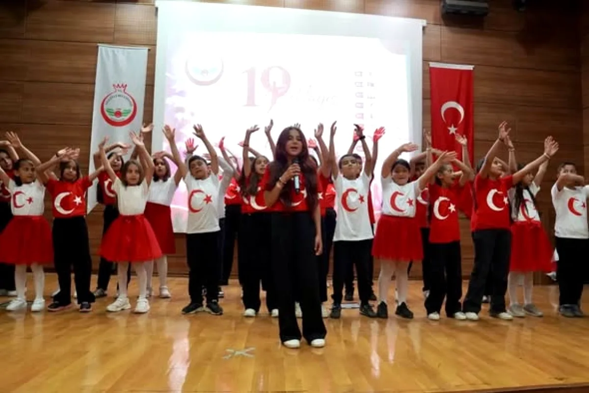 Oğuzeli'nde 19 Mayıs Coşkusu: Öğrenciler Sahne Aldı Oğuzeli'nde 19 Mayıs Coşkusu: Öğrenciler Sahne Aldı