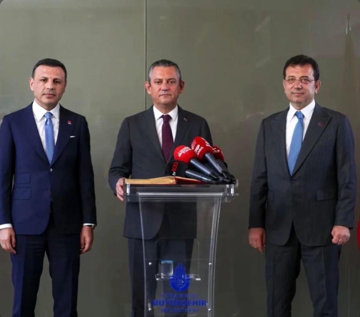 CHP Bağcılar'dan Baskılara Yanıt: 'Omuz Omuza Yürüyoruz' CHP Bağcılar'dan Baskılara Yanıt: 'Omuz Omuza Yürüyoruz'