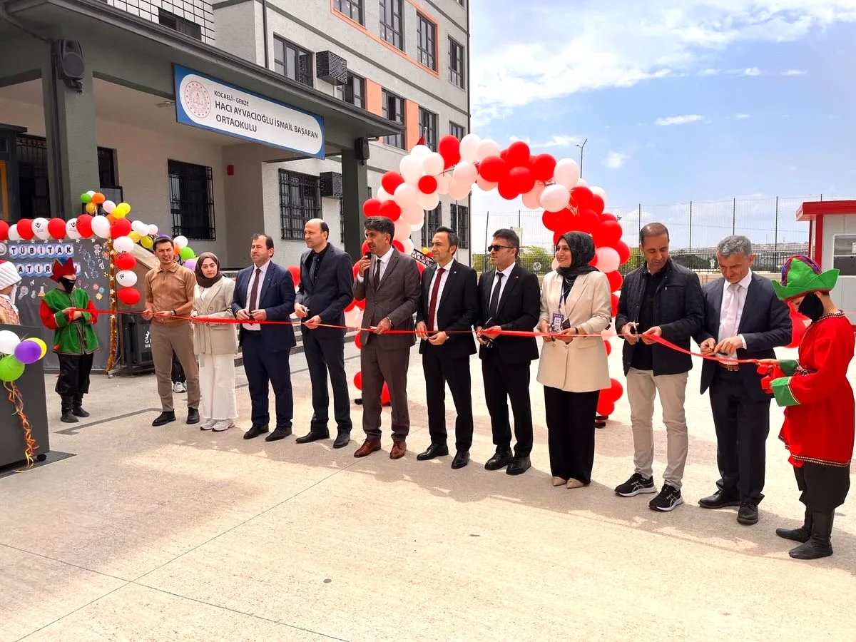 Gebze'de TÜBİTAK 4006 Bilim Fuarı Açıldı Gebze'de TÜBİTAK 4006 Bilim Fuarı Açıldı