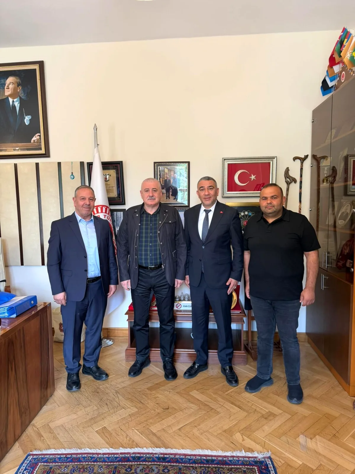 Kasap Sektörü TBMM'de: Özsert, Şimşek ve Memiler'den Vekil Atay'a Ziyaret Kasap Sektörü TBMM'de: Özsert, Şimşek ve Memiler'den Vekil Atay'a Ziyaret