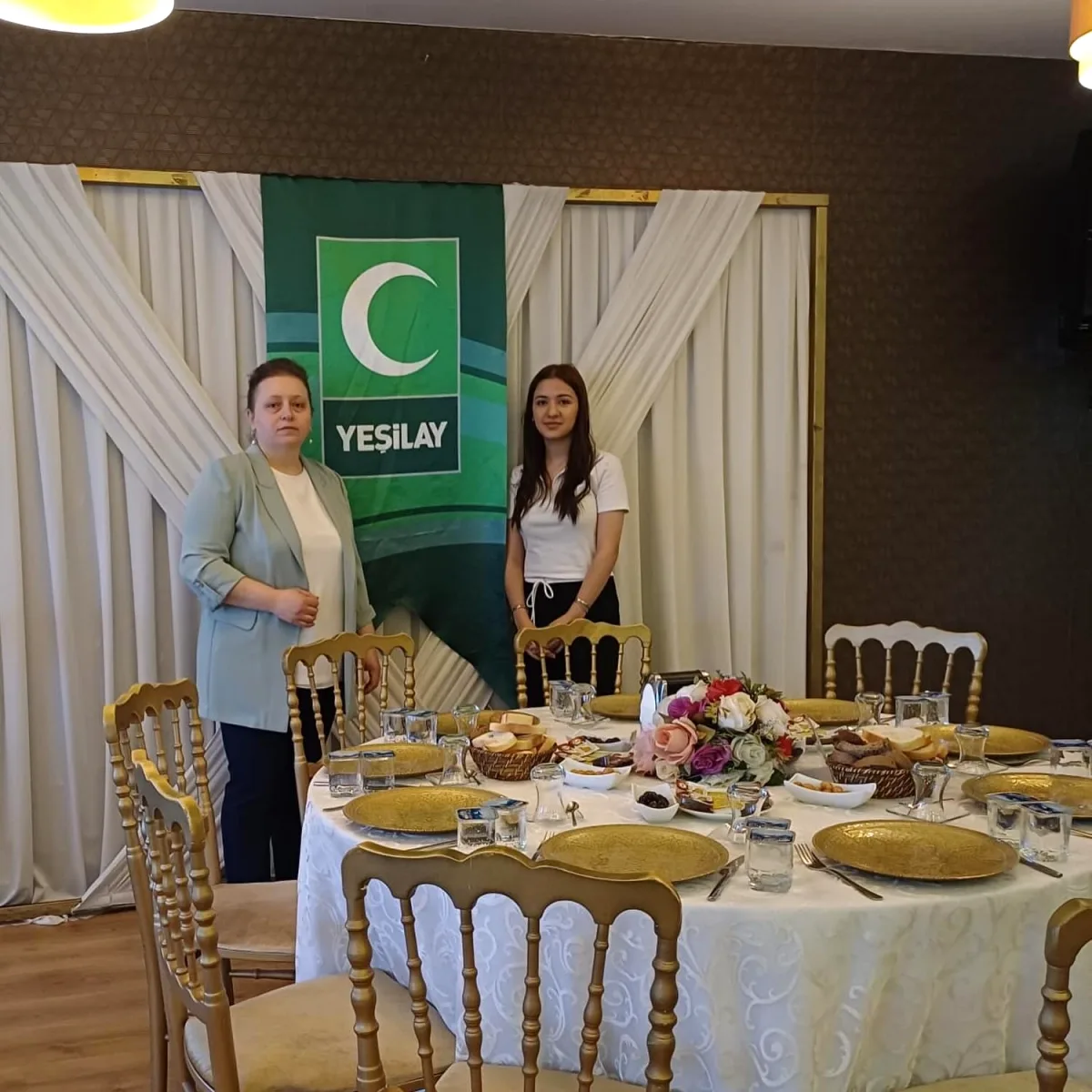 Yeşilay Kulüpleri Tanışma Toplantısı Bayrampaşa'da Düzenlendi Yeşilay Kulüpleri Tanışma Toplantısı Bayrampaşa'da Düzenlendi