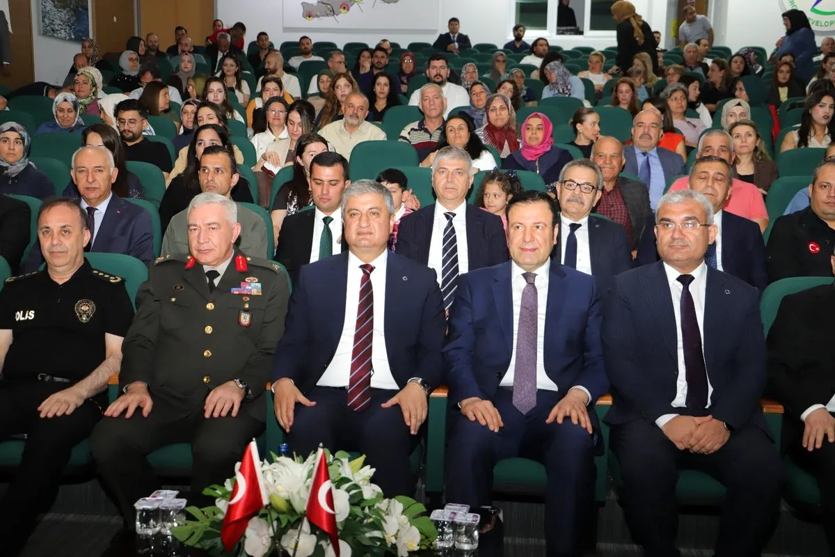 Adana'da Aile ve Nüfus On Yılı Tanıtımı Yapıldı Adana'da Aile ve Nüfus On Yılı Tanıtımı Yapıldı