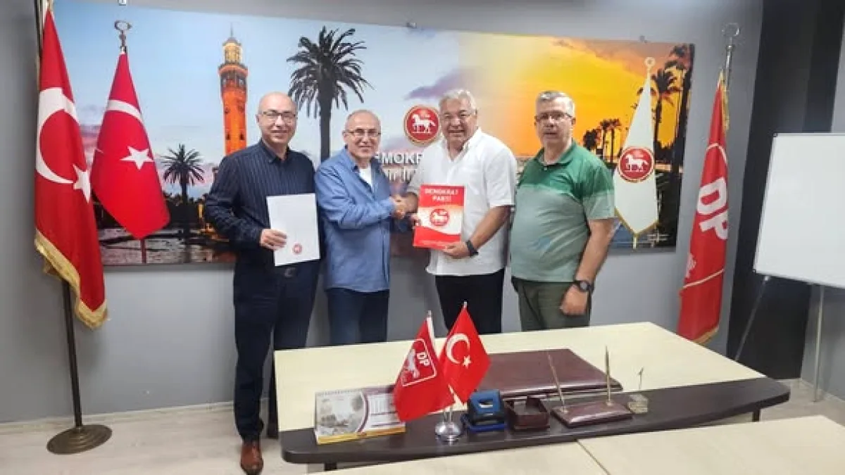 Demokrat Parti İzmir İl Başkanlığı'nda Yeni Dönem Başlıyor Demokrat Parti İzmir İl Başkanlığı'nda Yeni Dönem Başlıyor