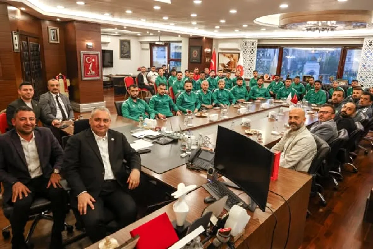 Bağlumspor'a Final Öncesi Moral Ziyareti Bağlumspor'a Final Öncesi Moral Ziyareti