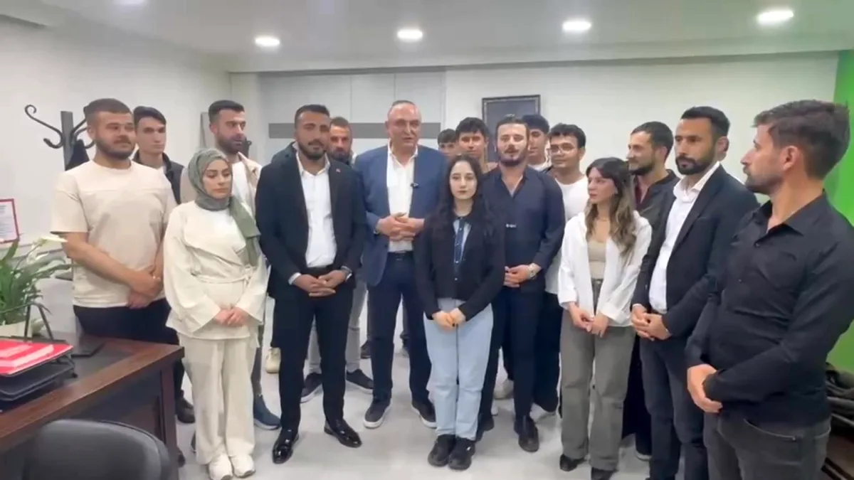 Gaziantep Milletvekili Melih Meriç'ten CHP'ye Birlik ve Mücadele Mesajı Gaziantep Milletvekili Melih Meriç'ten CHP'ye Birlik ve Mücadele Mesajı
